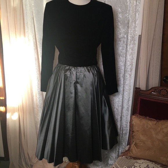 Lloyd Williams Size 8 Black Velvet & Silver Metallic Dress W/ Belt Vintage 80’s - Picture 9 of 14